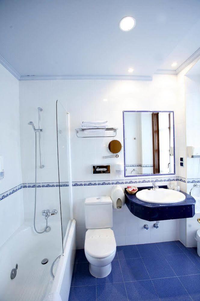 Imperion Hotel Cangas de Onis Exterior photo